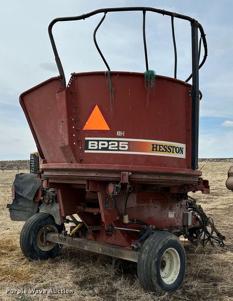 image for item KX9040 Hesston BP25  bale processor
