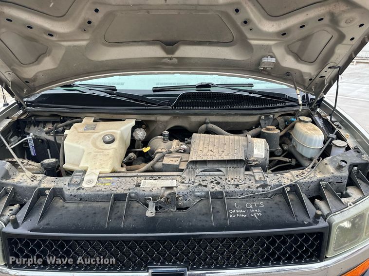 image for item KX9046 2004 Chevrolet Express  van