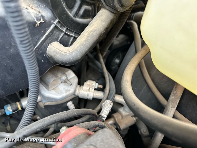 image for item KX9046 2004 Chevrolet Express  van