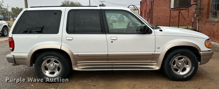 image for item KX9048 1998 Ford Explorer Eddie Bauer  SUV