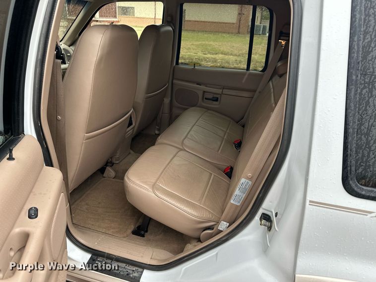 image for item KX9048 1998 Ford Explorer Eddie Bauer  SUV