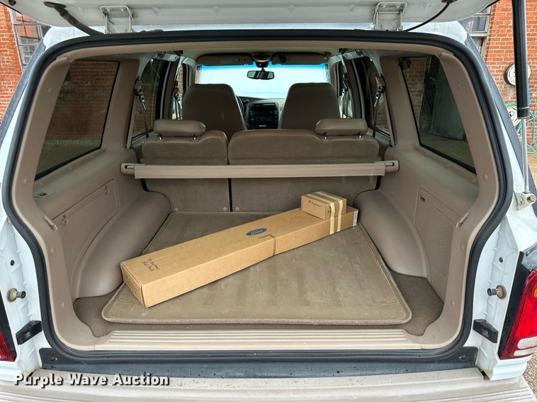 image for item KX9048 1998 Ford Explorer Eddie Bauer  SUV