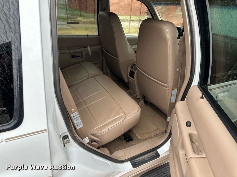 image for item KX9048 1998 Ford Explorer Eddie Bauer  SUV