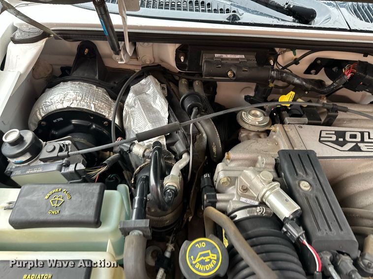 image for item KX9048 1998 Ford Explorer Eddie Bauer  SUV