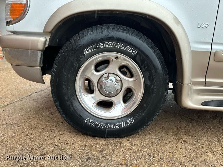 image for item KX9048 1998 Ford Explorer Eddie Bauer  SUV