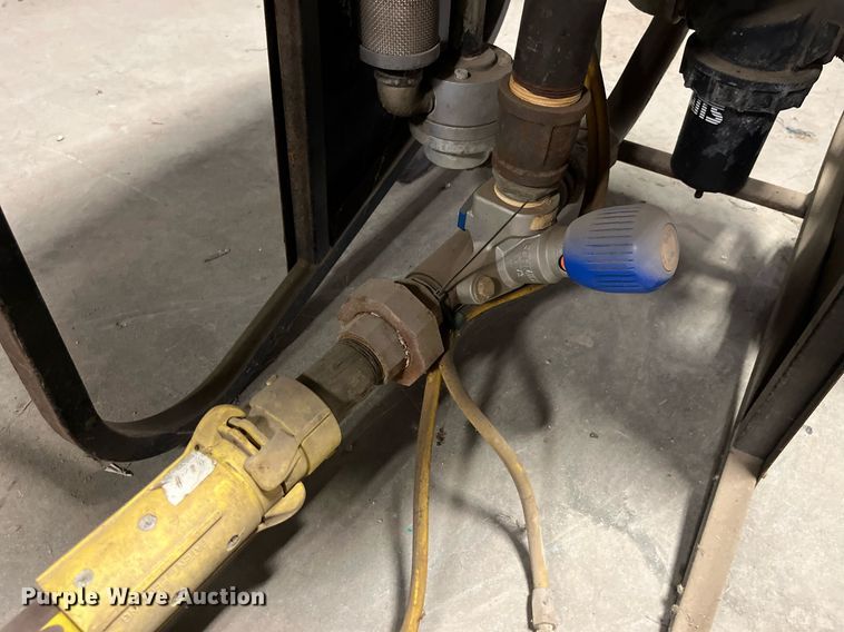 image for item LA9935 1996 Clemco 1642  sandblaster