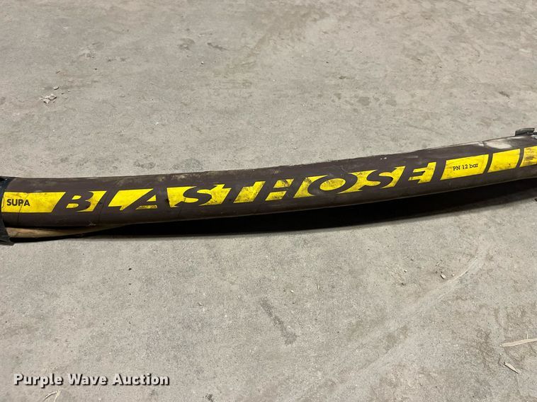 image for item LA9935 1996 Clemco 1642  sandblaster