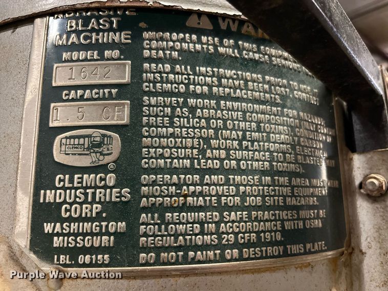 image for item LA9935 1996 Clemco 1642  sandblaster