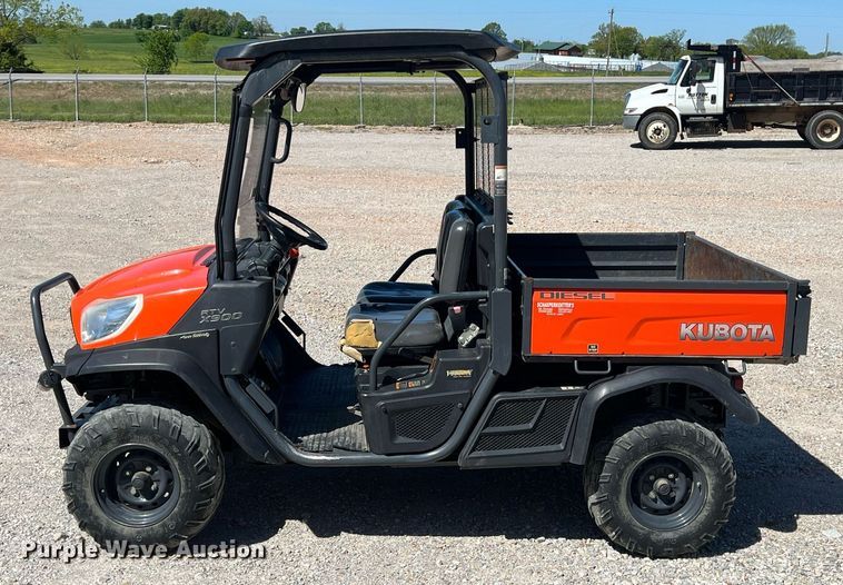 image for item LG9077 2015 Kubota RTV-X900  utility vehicle