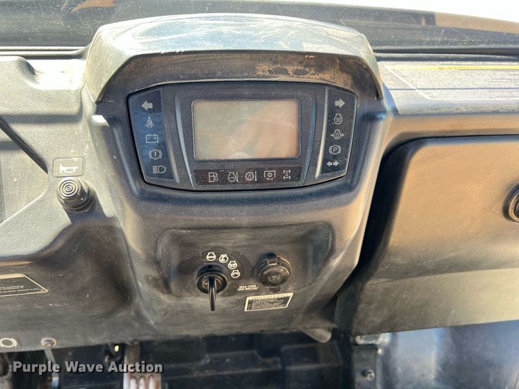 image for item LG9077 2015 Kubota RTV-X900  utility vehicle