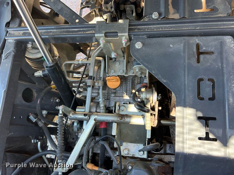 image for item LG9077 2015 Kubota RTV-X900  utility vehicle