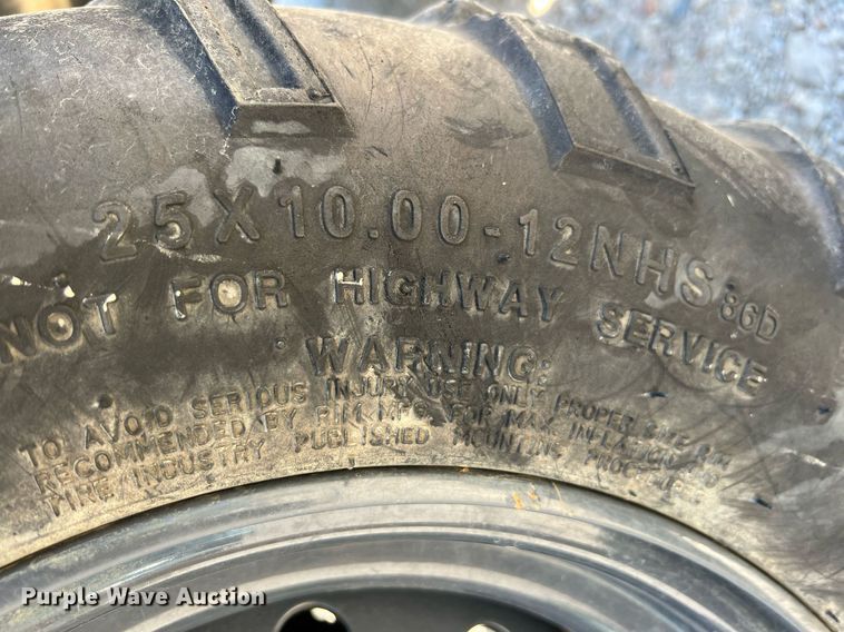 image for item LG9077 2015 Kubota RTV-X900  utility vehicle