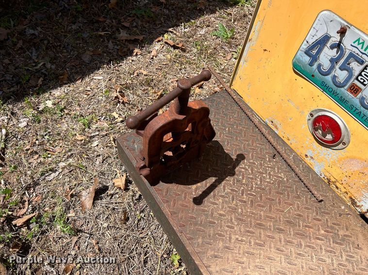 image for item LG9092 Utility bed