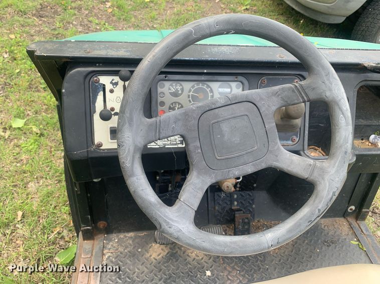 image for item LH9567 1999 Cushman Turf-Truckster  utility vehicle