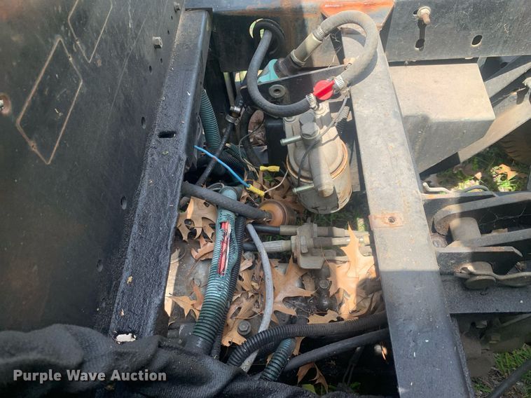 image for item LH9567 1999 Cushman Turf-Truckster  utility vehicle