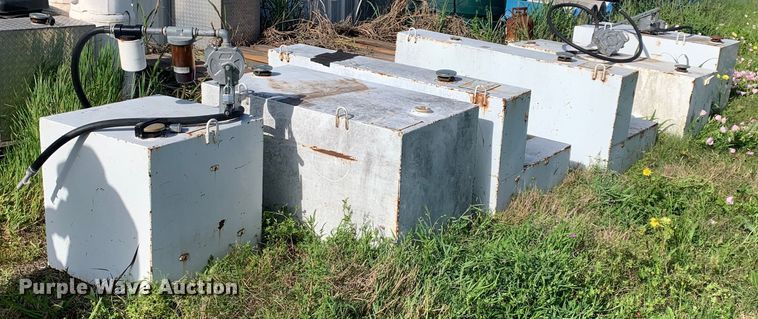 image for item LH9592 (6) auxiliary fuel tanks