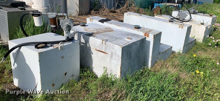 image for item LH9592 (6) auxiliary fuel tanks