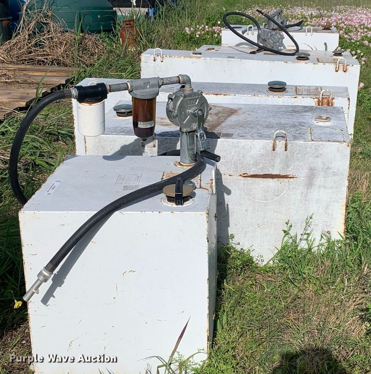 image for item LH9592 (6) auxiliary fuel tanks