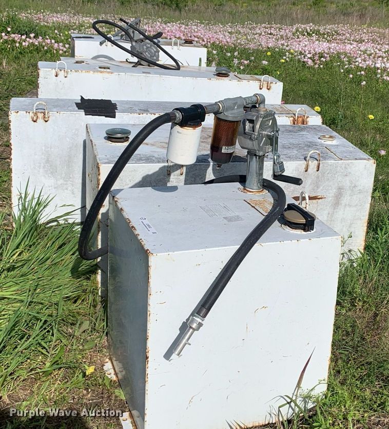 image for item LH9592 (6) auxiliary fuel tanks