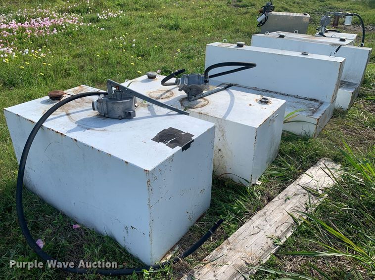 image for item LH9592 (6) auxiliary fuel tanks