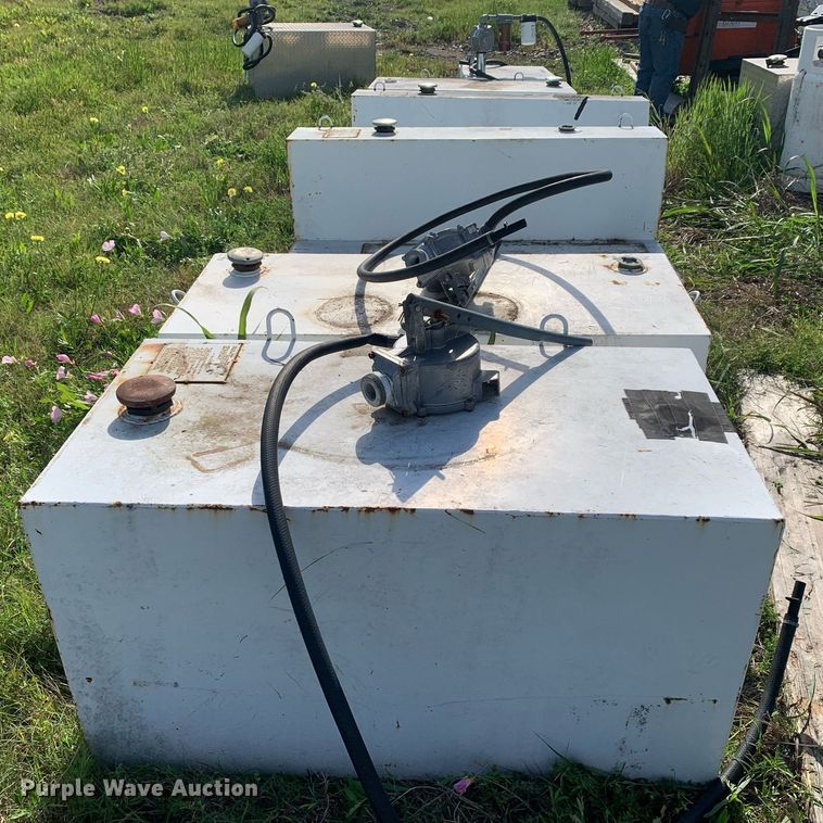 image for item LH9592 (6) auxiliary fuel tanks