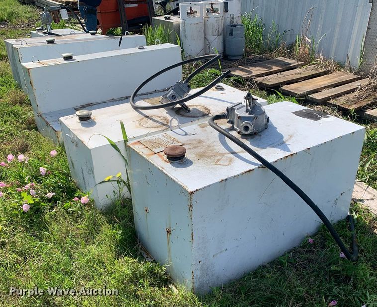 image for item LH9592 (6) auxiliary fuel tanks