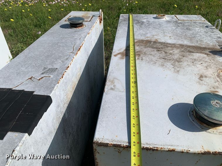 image for item LH9592 (6) auxiliary fuel tanks