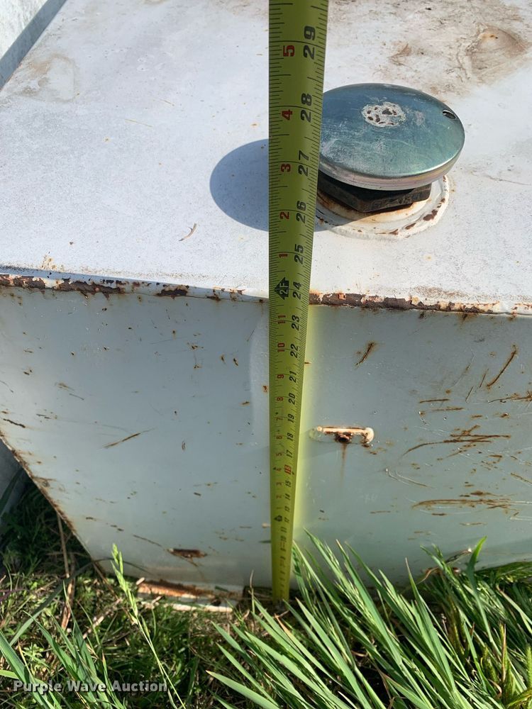 image for item LH9592 (6) auxiliary fuel tanks