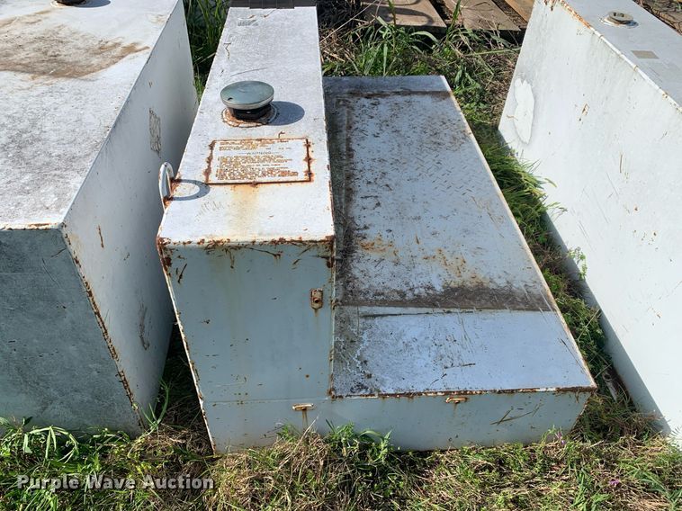 image for item LH9592 (6) auxiliary fuel tanks