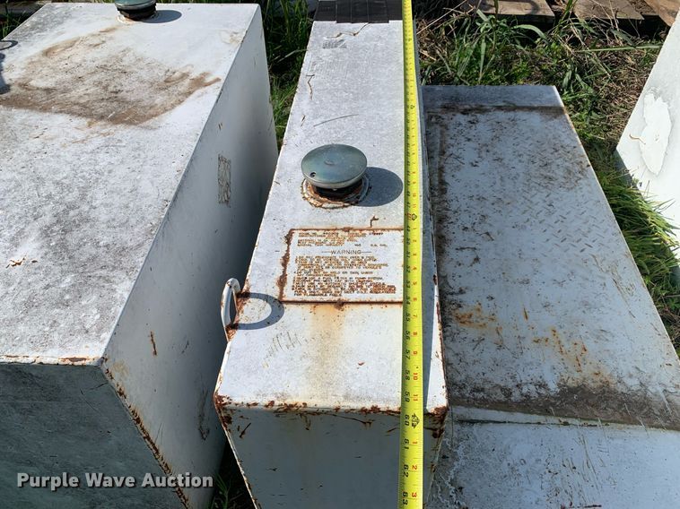 image for item LH9592 (6) auxiliary fuel tanks