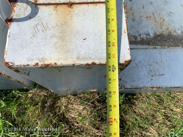 image for item LH9592 (6) auxiliary fuel tanks