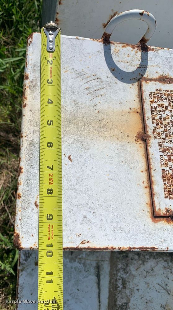 image for item LH9592 (6) auxiliary fuel tanks