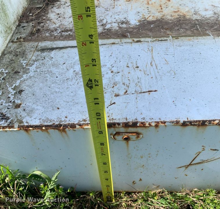 image for item LH9592 (6) auxiliary fuel tanks