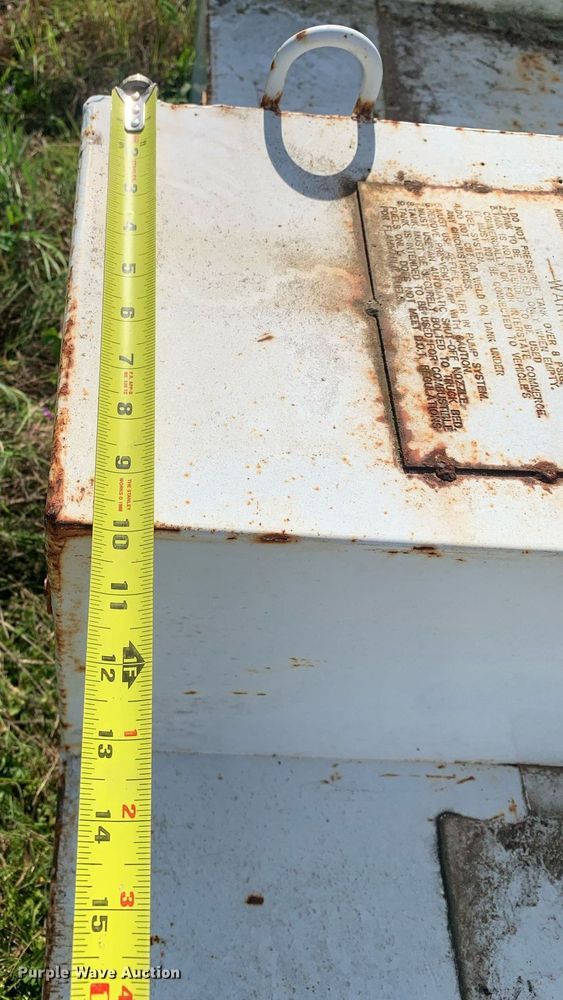 image for item LH9592 (6) auxiliary fuel tanks