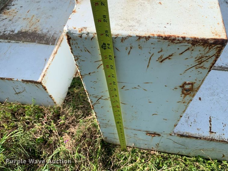 image for item LH9592 (6) auxiliary fuel tanks