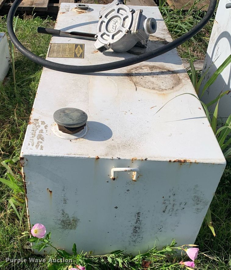 image for item LH9592 (6) auxiliary fuel tanks