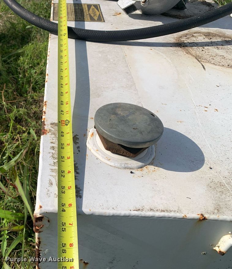 image for item LH9592 (6) auxiliary fuel tanks