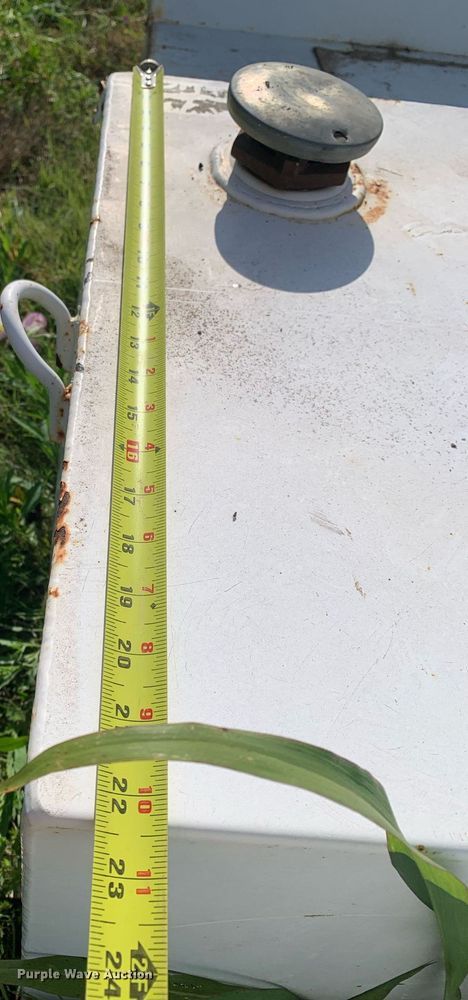 image for item LH9592 (6) auxiliary fuel tanks