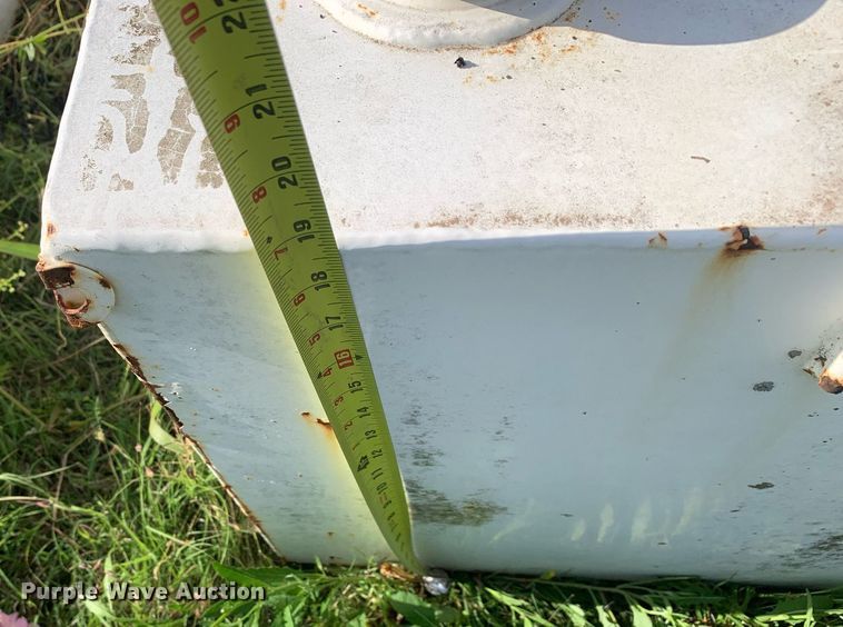 image for item LH9592 (6) auxiliary fuel tanks