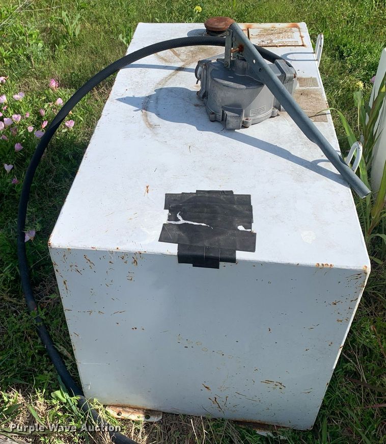 image for item LH9592 (6) auxiliary fuel tanks