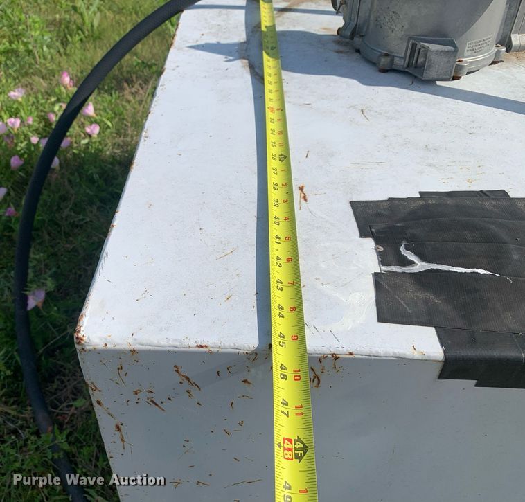 image for item LH9592 (6) auxiliary fuel tanks