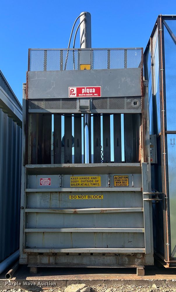 image for item LI9647 Piqua  cardboard baler