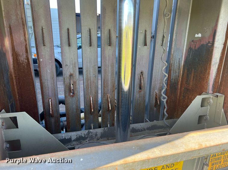 image for item LI9647 Piqua  cardboard baler