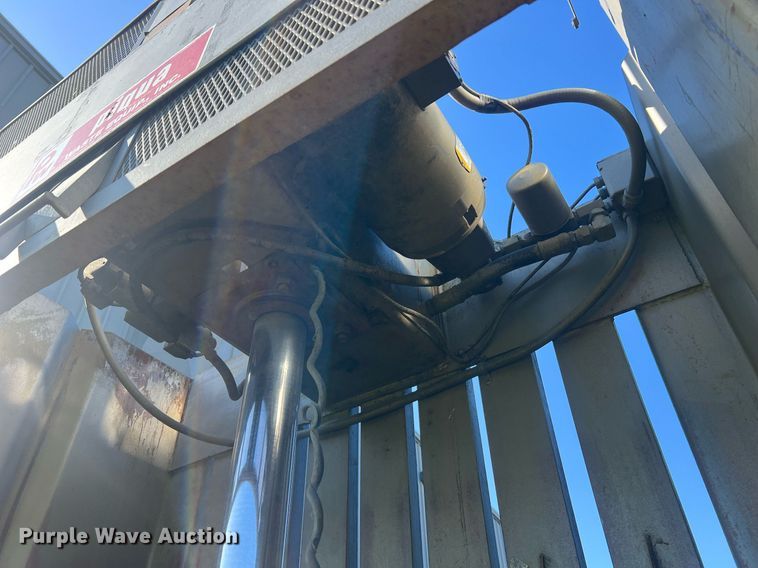 image for item LI9647 Piqua  cardboard baler