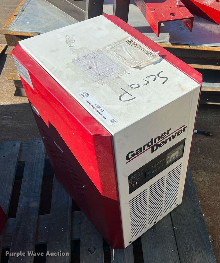 image for item LI9649 Gardner Denver XGNC75A100  refrigerated compressed  air dryer