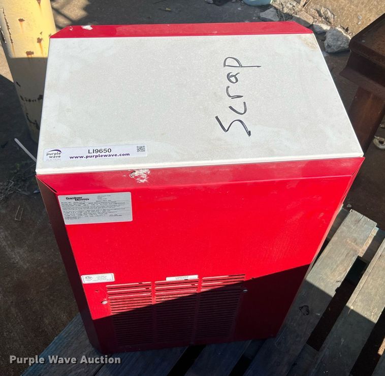 image for item LI9650 Gardner Denver XGNC75A100  refrigerated compressed air dryer