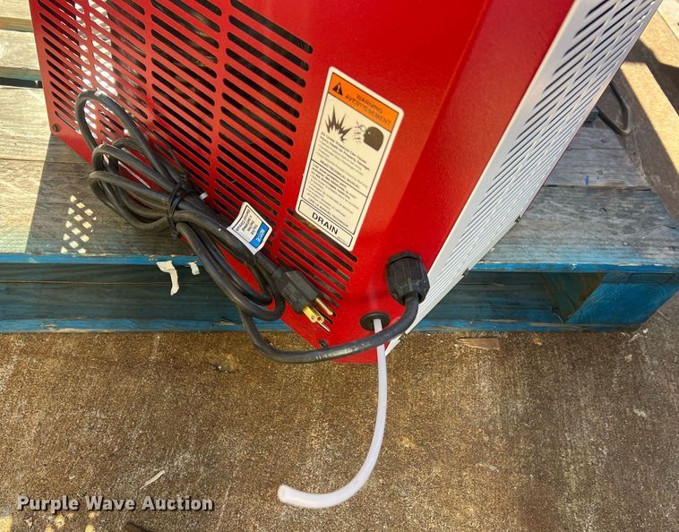 image for item LI9650 Gardner Denver XGNC75A100  refrigerated compressed air dryer