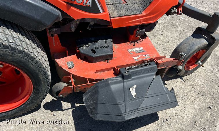 image for item LI9665 Kubota ZD1211  ZTR lawn mower