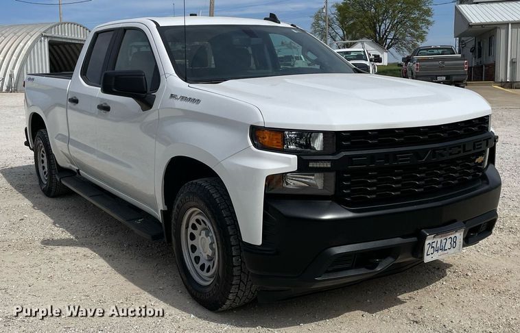 image for item LJ9631 2019 Chevrolet Silverado 1500  Double Cab pickup truck