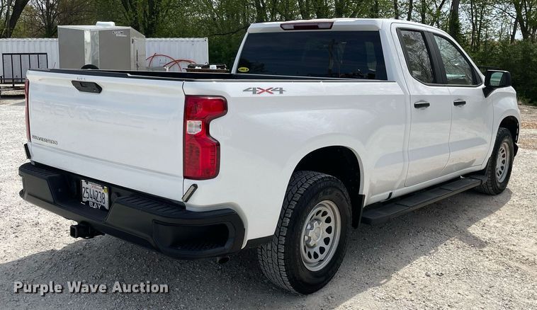 image for item LJ9631 2019 Chevrolet Silverado 1500  Double Cab pickup truck